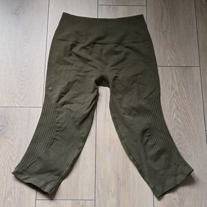 Lululemon In The Flow Crop II size 2